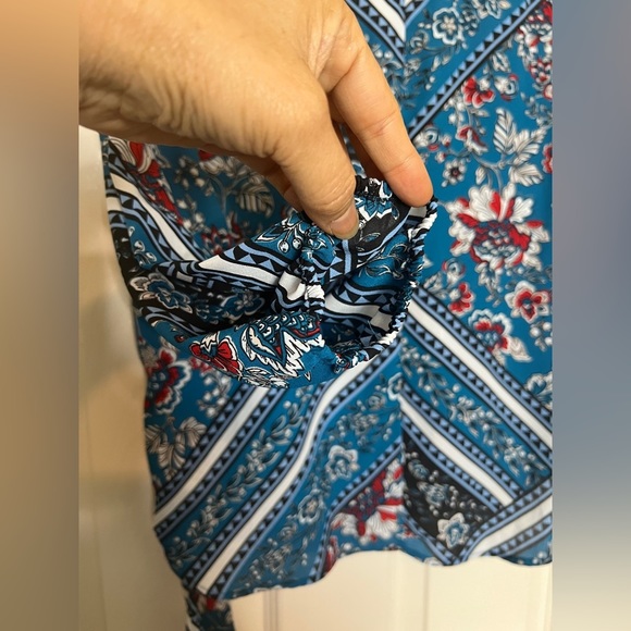 🎋NWT! NY&Co Mixed Print Faux Wrap Blouse - Picture 9 of 11